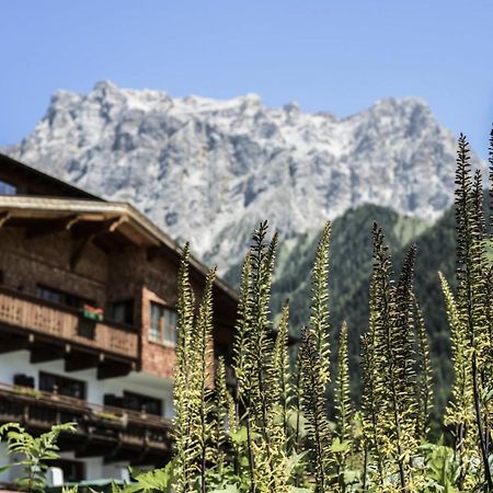 Hotel Tirolerhof - Familotel Zugspitze Ehrwald Eksteriør billede