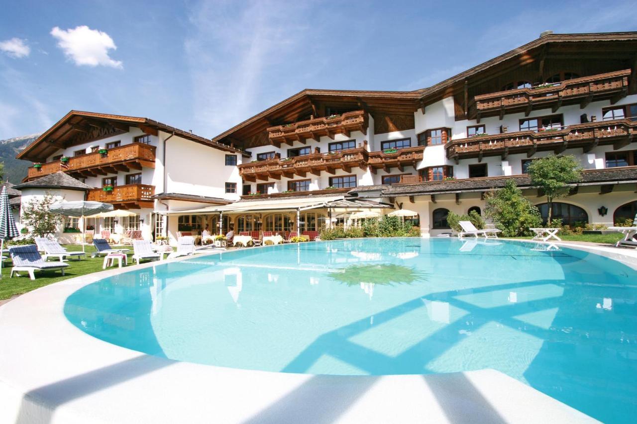 Hotel Tirolerhof - Familotel Zugspitze Ehrwald Eksteriør billede