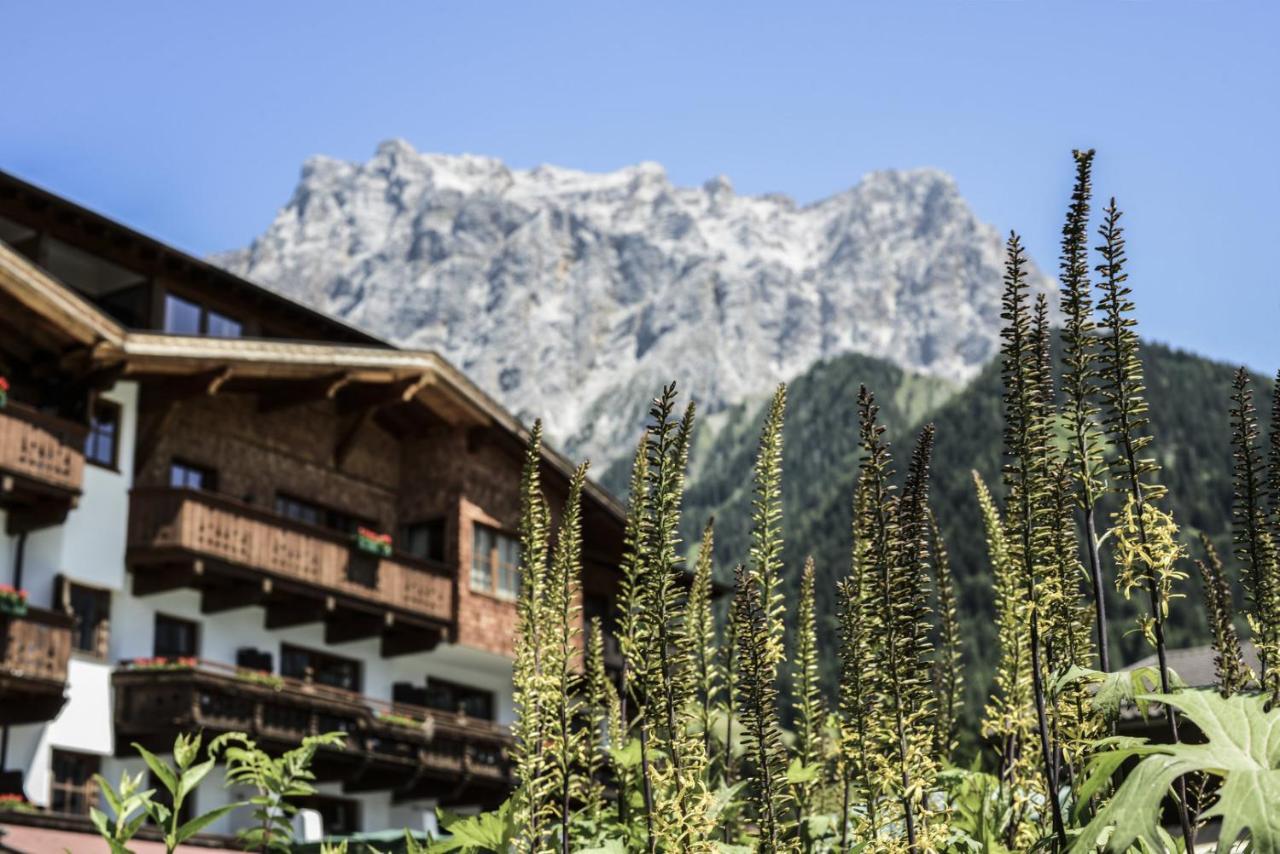 Hotel Tirolerhof - Familotel Zugspitze Ehrwald Eksteriør billede