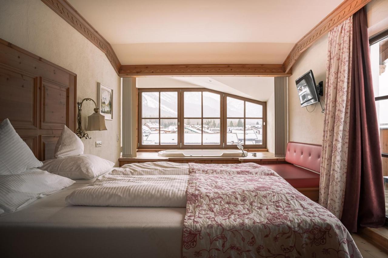 Hotel Tirolerhof - Familotel Zugspitze Ehrwald Eksteriør billede