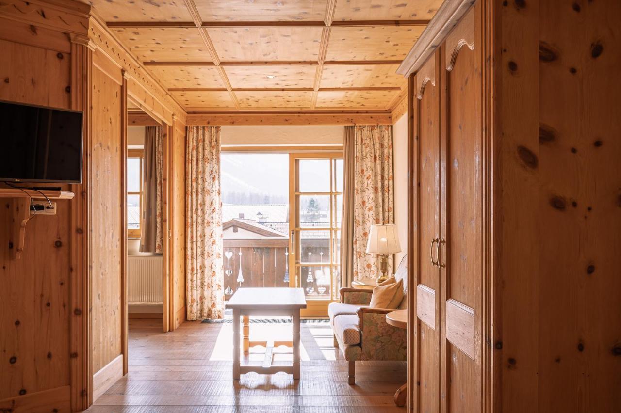 Hotel Tirolerhof - Familotel Zugspitze Ehrwald Eksteriør billede